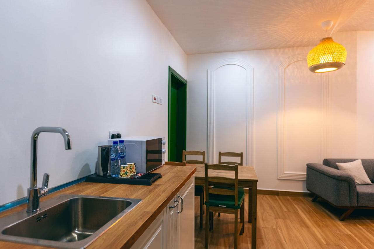 House 76 Hotel นิซวา ภายนอก รูปภาพ
