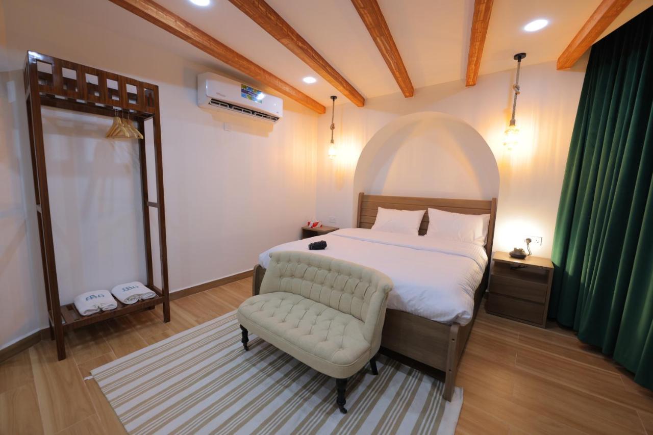 House 76 Hotel นิซวา ภายนอก รูปภาพ