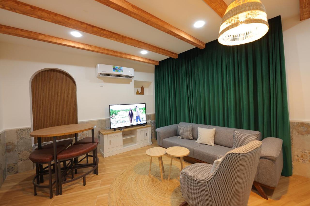 House 76 Hotel นิซวา ภายนอก รูปภาพ